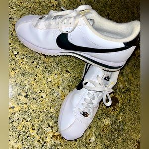 Nike Cortez White Leather Black Swoosh. M Sz 8 W 9.5. Excellent condition